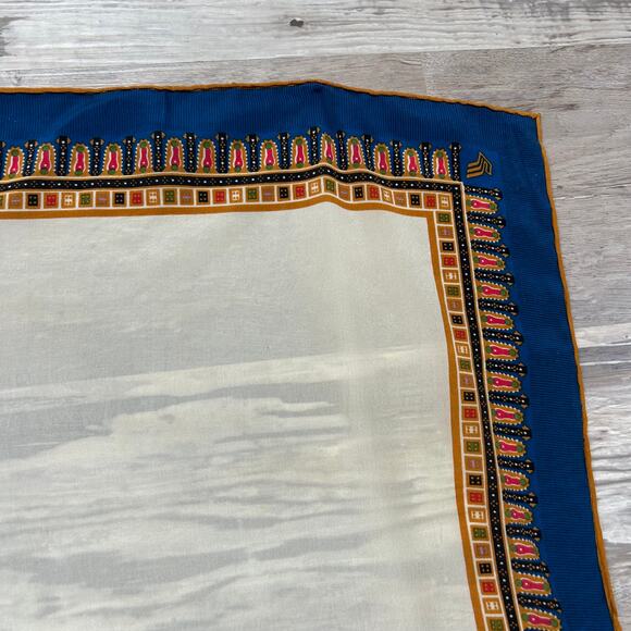 Vintage Singapore Airlines 100% Silk Scarf – Blue & Cream Square 29.5” - Picture 4 of 7